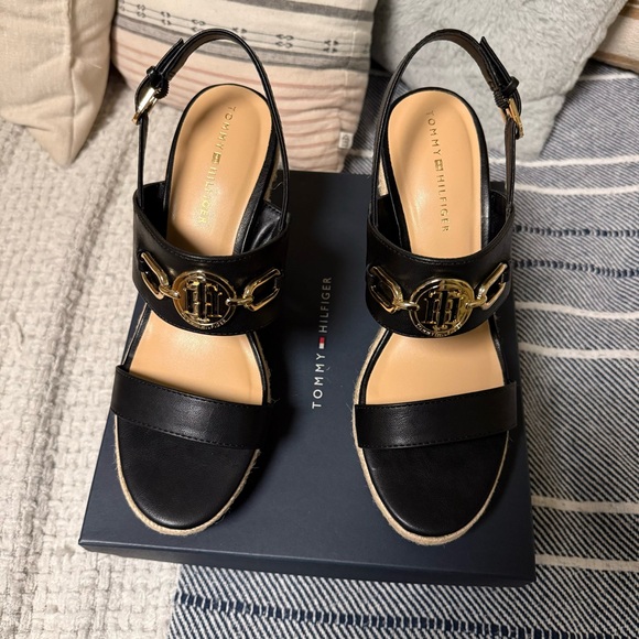 Tommy Hilfiger Kharie Wedges - Picture 5 of 8